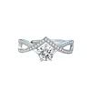 Pierścienie ślubne Elegancki pierścionek z diamentem w kształcie litery V 925 SREBROM STREBY FOR WOMENTALNY PRZEGLĄD BINIDLY Prezent Urodziny z certyfikatem GRA 231023