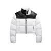 Damen-Designer-Damen-Daunenjacke. Gesticktes Abzeichen. Damen-Kapuzenmantel. Warme Winter-Daunenjacke