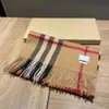 Klassisk rutig lyxdesigner Scarf 100% Cashmere Tassel Designers Scarvs Scarfs Shawl Sciarpa för vinterkvinnor och män