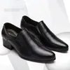 Sapatos de vestido homens couro genuíno mocassins feitos à mão deslizamento em negócios casual clássico salto alto oxford masculino