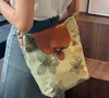 Axelväskor väskor blomma mönster kvinnors handväska vintage cross body påse canvas axel väska pu läder handbagcatlin_fashion_bags