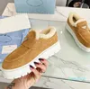 2023 mocassini firmati triangolo logo sneakers con plateau ingranaggi triangolo P mocassini scarpe di lana calde