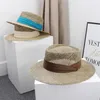 Bérets Rétro Chapeau De Paille Naturel Seagrass Tissé À La Main Coloré Tri-fold Avec Bump Top Hepburn Style Vacances Plage Été Soleil Pour Femme