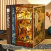 Objets décoratifs Figurines DIY Book Nook Kit Shelf Insert Miniature Mini House Bibliothèque en bois Dollhouse Bookend Toys Home Decor 3D Puzzle Cadeau de Noël 231023