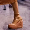 Stövlar 2023 Spring New Wedge Heel Tjock Sole Round Toe High Heel Kne Length Boots Fashion Sexy Model Show Women's High Boot T231025