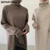 Grundläggande casual klänningar BGTEEVER TITTNA VARMA KVINNER KNASKADE KLÄNNING Fullärmad lös Turtleneck Kvinnlig tröja 2023 Autumn Winter Vestidos YQ231025