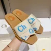 الوردي الأسود الفاخر منصة سدادة الصندل Flip Flop Clog Woody Flat Mule Man Designer حذاء شريحة Sandale Femme متسكع