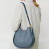 Вещевые сумки 2023, сумка через плечо из воловьей кожи первого слоя, нишевая легкая роскошная женская дизайнерская модная кожаная седельная сумка на одно плечо