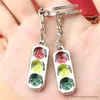 Keychains Lanyards Road Traffic Light Keychain Red Green Yellow Safety Light Pendant Keyrings Car Motorcykel Trinka Midja Hängande nyckelhållare Charm R231025