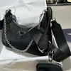 Bolso cosmético clásico para mujer diseñador negro cuero de vaca brillante meticulosamente hecho oro decorativo moda pieza versátil