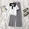 Conjuntos de roupas meninas júnior verão terno crianças checkerboard calças de manga curta camiseta 2 peças calças largas 3-12y 231025