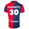 23 24 Club Cagliari Calcio 77 LUVUMBO Camisa de futebol 8 NANDEZ 29 MAKOUMBOU 4 DOSSENA 28 ZAPPA 61 SHOMURODOV 19 ORISTANIO DEIOLA SULEMANA AUGELLO Kits de camisa de futebol