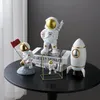 Juldekorationer harts astronautfigur Staty Figurin Spaceman Sculpture Home Desktop Decoration Astronaut Model For Kids Intressant gåva 231025