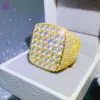 Anello personalizzato o standard in Cina all'ingrosso con pera di moissanite da 3 ct