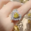 Bröllopsringar 6 Stil Eleganta kvinnor 925 Sterling Silver Ring Yellow Crystal Lab Diamond Geometric Finger Ring Exquisite Wedding Bride Jewelry 231024