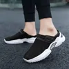 Sandales Tenis Chaussures d'été Designer Luxe 2023 Tongs pour hommes Tennis pour exercer Sandale blanche Antichoc Air Caoutchouc Pantoufles