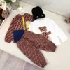 Nuovi tute per bambini set di quattro pezzi per bambino Taglia 100-160 lettera logo giacca con cappuccio felpa pantaloni e cappelli lavorati a maglia Oct25