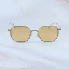 Occhiali da sole quadrati Occhiali da sole vintage eleganti da uomo con decorazioni di moda Designer Occhiali da sole Designer Metal Driving Shades Eyewear