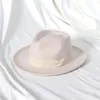 Szerokie brzegowe czapki wiadra moda mężczyźni fedoras hat jazz z muszką elegancką wiosenną czarną wełnianą mieszankę czapkę na zewnątrz odczuwali 231025