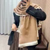 Kaşmir Eşarplar Tasarımcı Eşarp Kadın C Twilly Scarf Tasarımcısı Turuncu Şal Lüks Moda Çift Taraflı Yumuşak Sıcak Tut Sıcak Uzun Çok Yönlü Gelişmiş Duygu Serin