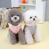 Abbigliamento per cani Cappotto in cotone per animali domestici Chiusura con bottoni Comodo cappello per orecchie in peluche carino Giacca con cappuccio con anello di trazione per l'inverno