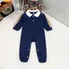 Nowy body Lapel do nowonarodzonego litera Logo drukowanie Jumpsuits Rozmiar 12-24 m Wygodne poczucia czołowego garnituru OCT25