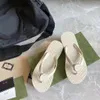 Kvinnans designer Foam Chevron Thong Luxury Slide Sandal Slip On Slides tofflan Man Chevron Thong Shoes Flip Flops Sandal 35-42 Snabb frakt