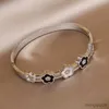 Bracelet classique en acier inoxydable fleur bracelet à breloques pour femmes Bracelets poignet bijoux cadeau fête R231025