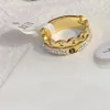 Lyxsmyckesdesigner ringer kvinnor älskar charms bröllop leveranser svart vit 18k guld pläterad rostfritt stål ring fin finger ring3177