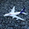 Modello di aereo 1.400 Modello di aereo in metallo Replica FEDEX A380 Scala di aeroplano Decorazione artistica in miniatura Diecast Aviation Giocattolo da collezione Regalo 231024