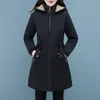 コットンパッド入りの女性デザイナーミッドレングスぬいぐるみと厚い綿ジャケット付き新しい冬のジャケット