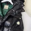 レディースブラックロングダウンジャケットの内側の刺繍文字冬のアウターウェアコートsupre厚さの風のないデザイナージャケットパーカーSML