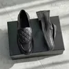 Damesschoenen met ronde kop en dikke bodem Loafers 2023 herfst nieuwe zwarte borduurgaren metalen gesp slip-on casual lederen schoenen T231025