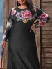 Grundläggande avslappnade klänningar Autumn Winter Dress Women 2023 Långärmad Rose Floral Print Black Maxi Plus Size Clothing YQ231025