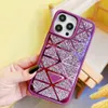 İPhone 15 Pro Maks Kılıfları Moda Tasarımcısı Rhinestone Diamond Women Back Cover Apple iPhone 13 Promax 12 Pro Max 14 Üçgen P Sert TPU Kapakları