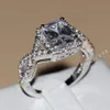 2016 Nouvelle arrivée Bijoux de luxe en argent sterling 925 Saphir blanc Princesse Cut Simulé Diamant Alliance Anneaux pour Femmes Siz270a