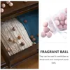 Caixas de armazenamento 24 PCs Cedar Wood Ball Desodorização Função de umidade Armário à prova de umidade Natural à prova