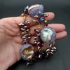 Charm-Armbänder, 20,3 cm, 3 Stränge, lila Keshi-Süßwasserperlen, facettierte, tropfenförmige Oberseite, gebohrtes Kristallarmband 231025