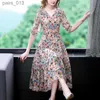 Grundlegende Casual Kleider Sommer Floral Natürliche Seide V-ausschnitt Midi Kleid Frauen Boho Mode Licht Strand Sommerkleid 2023 Koreanische Elegante bodycon YQ231025