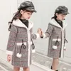 Jassen FallWinter meisjes wollen jas mode stiksels geruit ontwerp meisje lange jas meisje kinderjas 4-12 jaar oud 231025