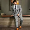 Slim Grey Boda Tuxedos Peakes Lapa de tres piezas Masculino Blazer Groombrides delgados Chaleco Fit Boutique Male Formal Prom Men Suits 2024 Party Party Traje