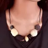 Naszyjniki wiszące czarne drewniane wisiorki z koralikami dla kobiet geometryczne akrylowe biżuterię