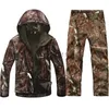 Kurtki męskie TAD TAKTICAL Camuflage Tape Sets Softshell Waterproof Army Windbreaker Men Hunting Ubrania garnitur polarowe kurtki wojskowe YQ231025