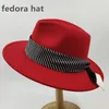 Chapeaux à large bord seau accessoires de ruban de mode chapeau Fedoras pour femmes et hommes automne Panama Jazz casquette grande-bretagne style élégant rétro Fedora 231025