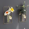 Macetas Macetas Creativas para colgar en la pared Florero con marco de hoja de ginkgo de metal Soporte Tubo de ensayo de vidrio geométrico Macetas hidropónicas Terrario Hom 231025