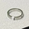 Anneaux de mariage de créateurs classiques Anneaux de bande Mode Creux Out Spiral Diamond Bague SilverPlated Bague Designer Bijoux Accessoires Co295k