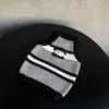 Designer huisdier trui zwart wit keperstof huisdier hangende hals gebreide trui klassiek logo borduurwerk Schnauzer West Highland Bulldog kat winterkleding