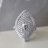 Bröllopsringar Gorgeous Marquise Shaped Women's Ring Full Bling Iced Out Brilliant Cubic Zirconia Female Statement smycken