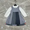 女の子のための豪華なドレススーツ刺繍ロゴベイビー秋セットサイズ100-150ソリッドカラーラペルシャツとベストドレスOct25