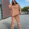 Sweats à capuche pour femmes Sweatshirts Robe de grande taille Automne Hiver Mode Y2K Ensemble à capuche Lâche Couleur unie Simple Pull Pantalon décontracté Sport 231025